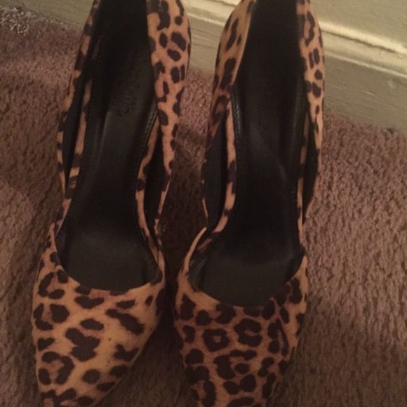 Brown heels - Picture 2 of 2